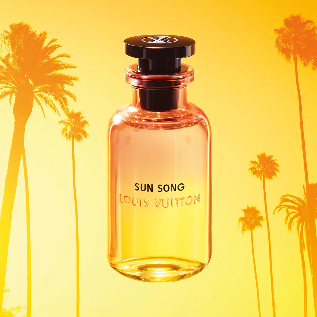 Sun Song de Louis Vuitton frente a palmeras con luz de sol