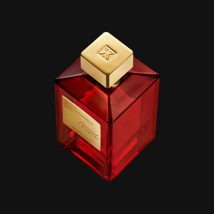 Detalle del frasco de Baccarat Rouge 540 Extrait de Maison Francis Kurkdjian